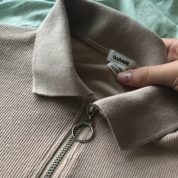 garage top - Picture 1 of 3